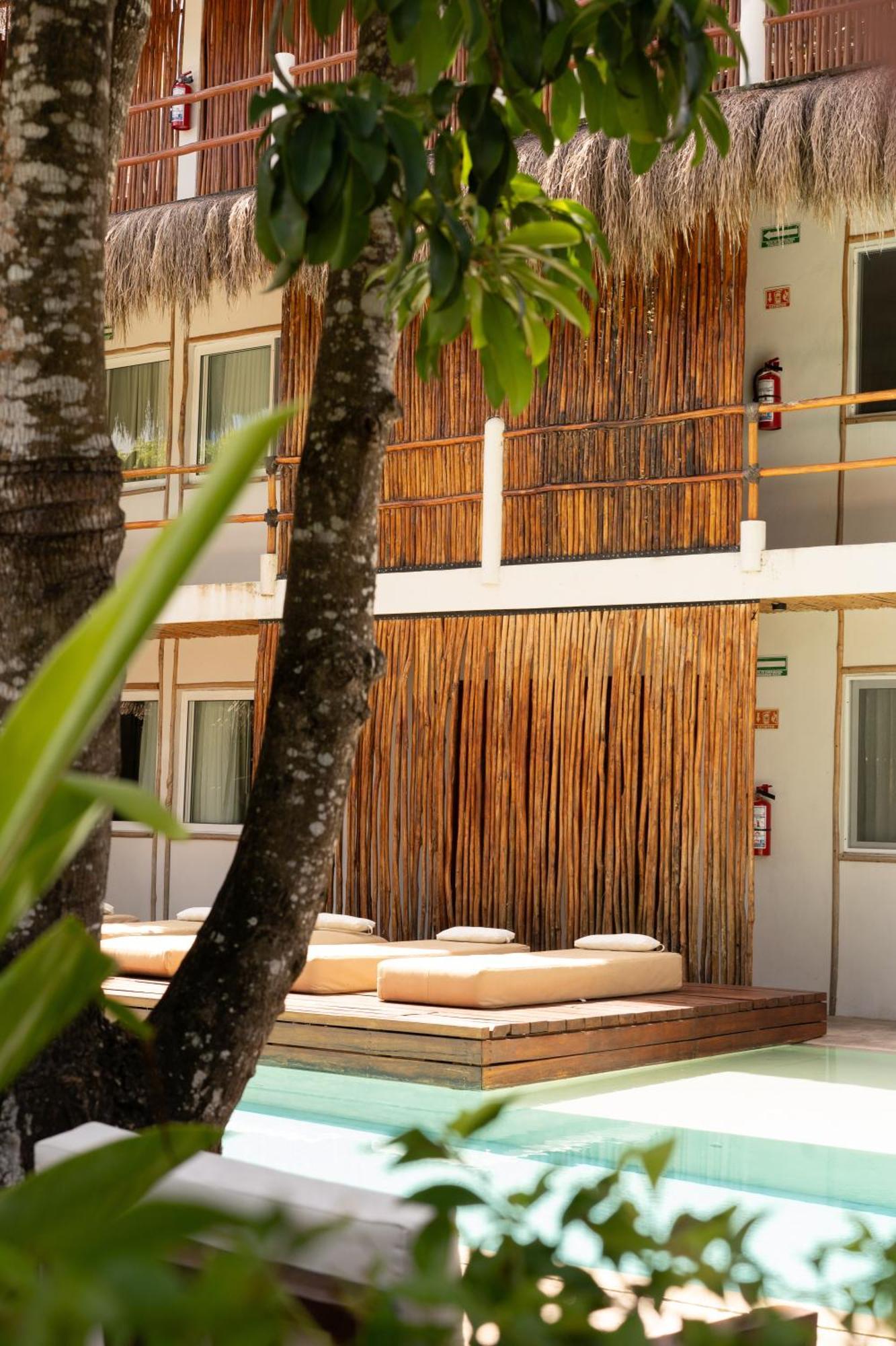 בקאלאר Agam Hotel מראה חיצוני תמונה