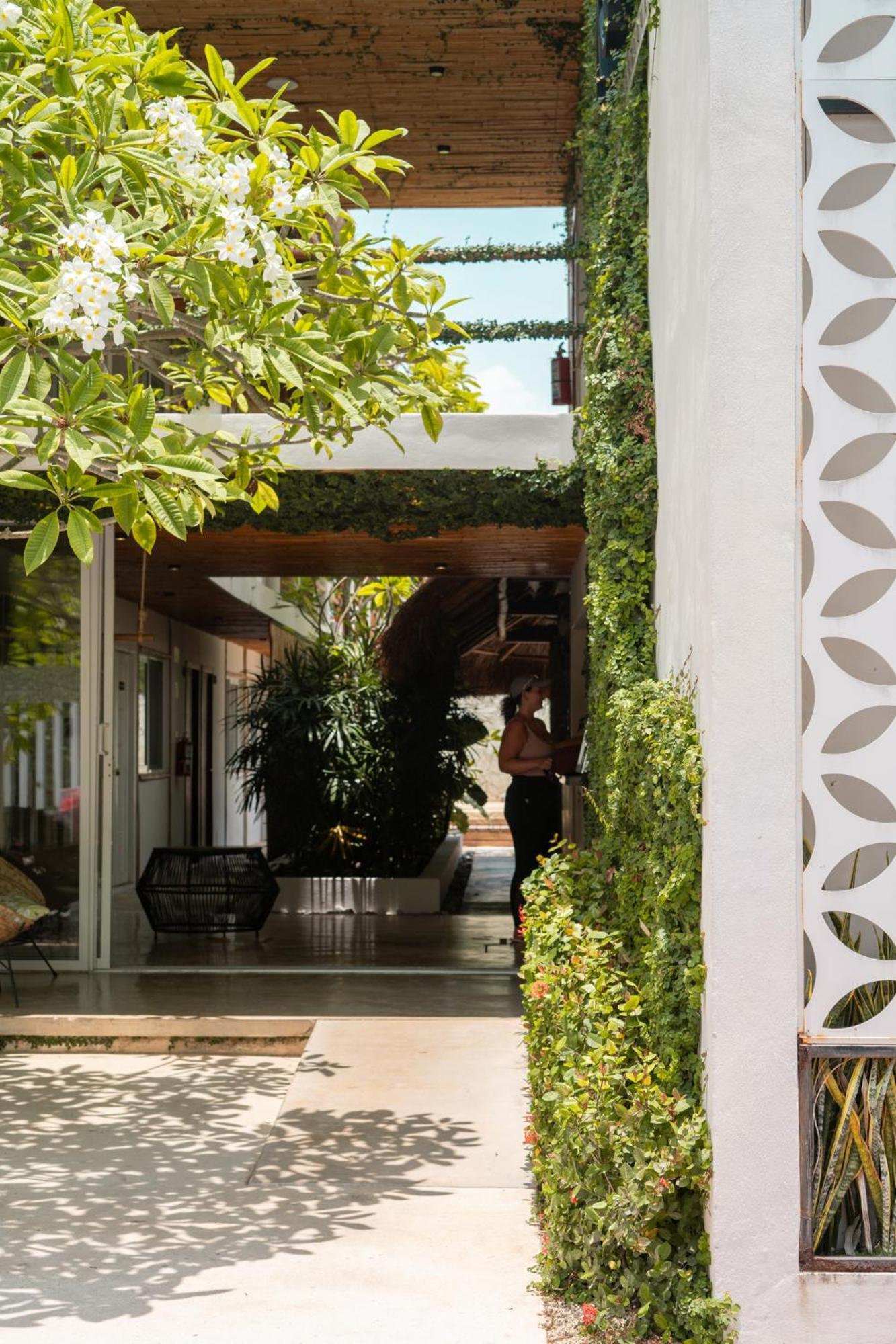 בקאלאר Agam Hotel מראה חיצוני תמונה